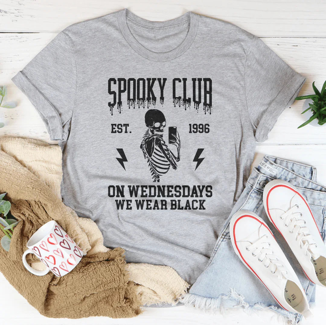 T-shirt Spooky Club Est 1996 Le Mercredi Nous Portons Du Noir