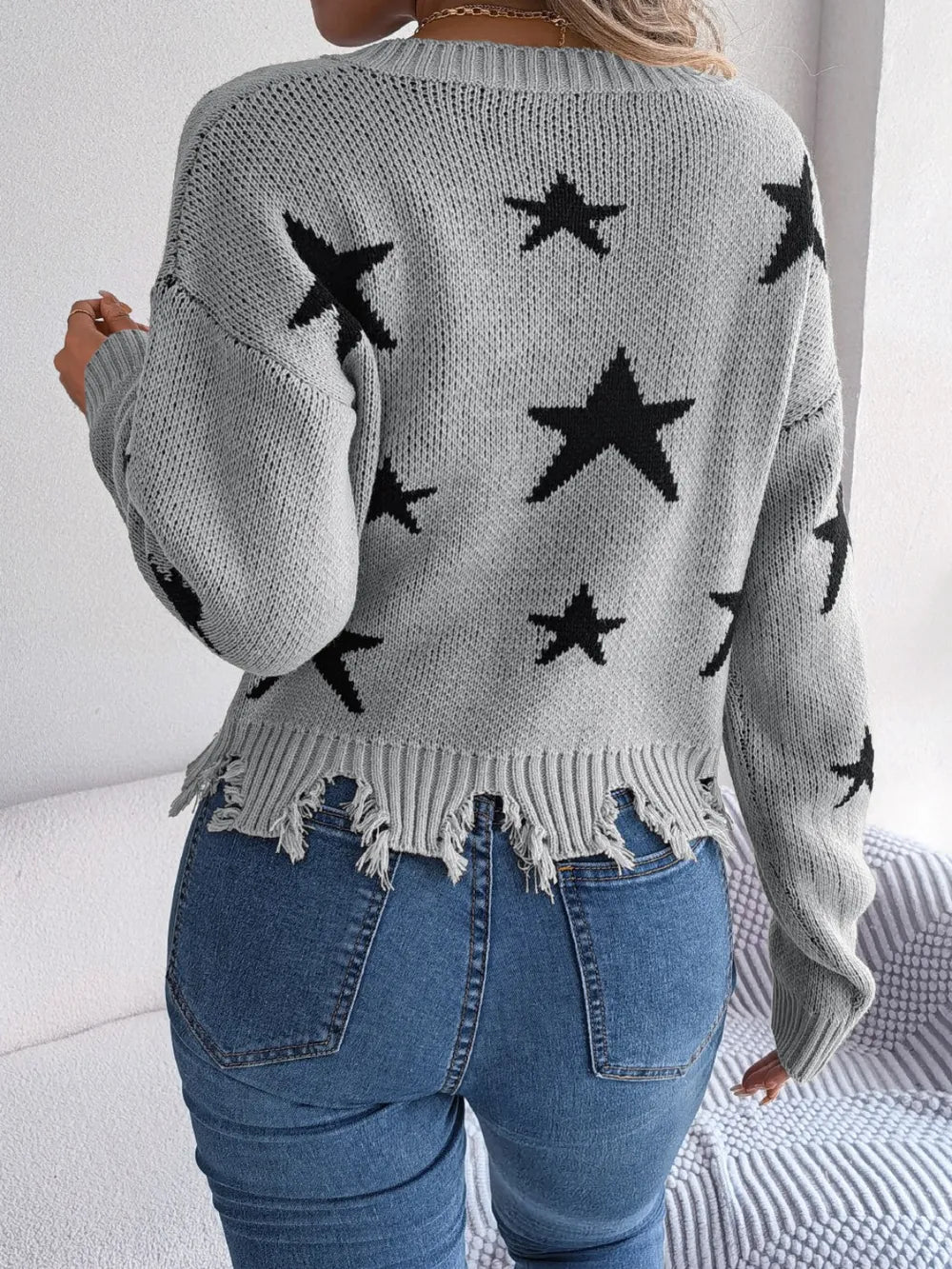 Star Pattern Distressed V-Neck Cropped Sweater - Korvel