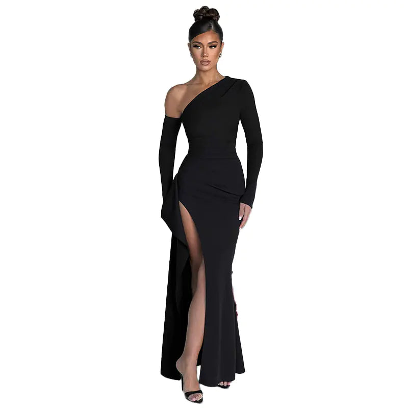 Robe de soirée à fente haute et épaules dénudées