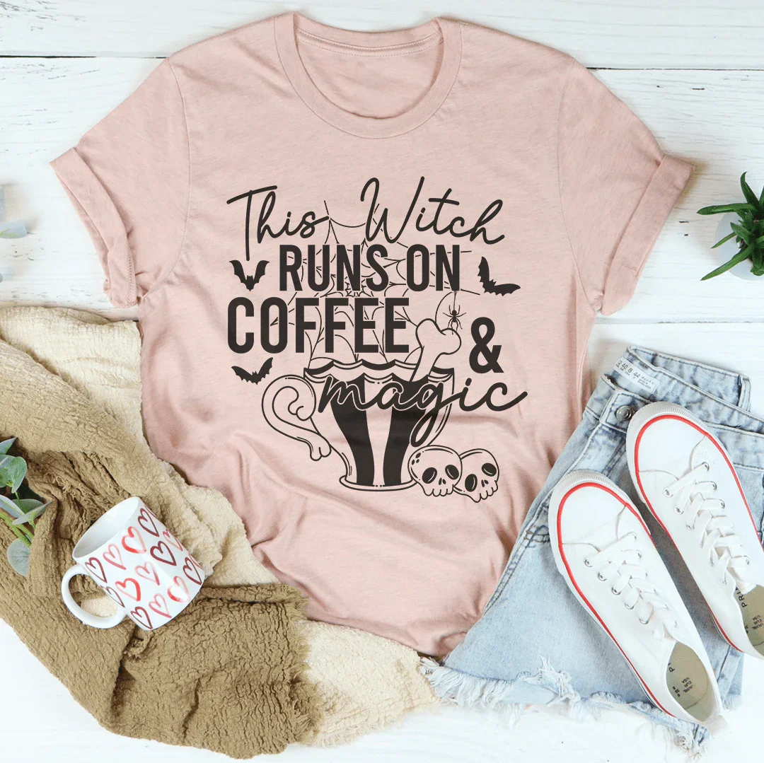 Esta bruja funciona con café y camiseta mágica