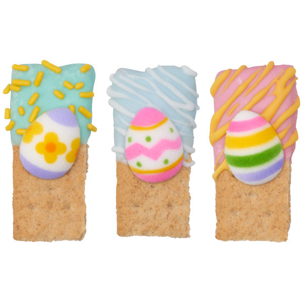 Assortiment d'œufs de Pâques, décorations comestibles