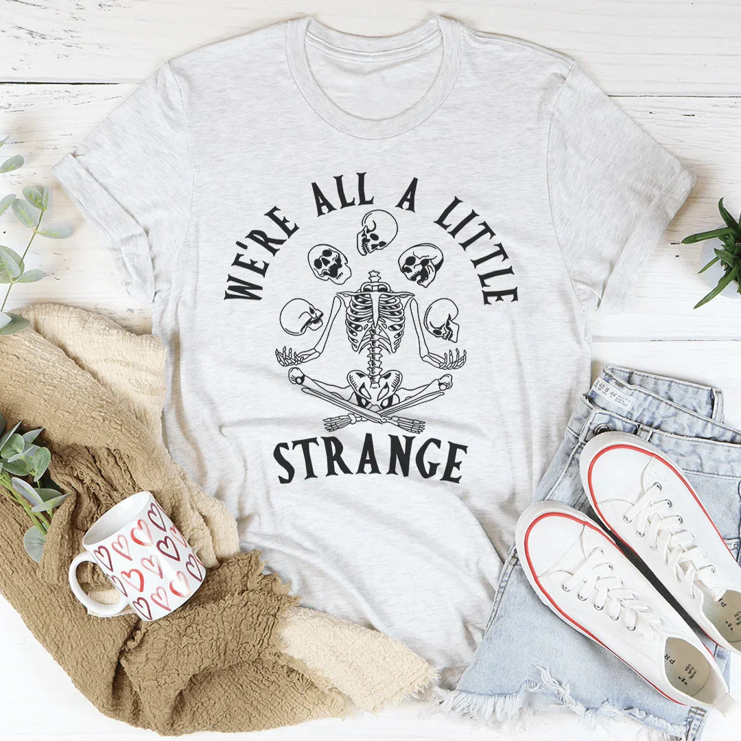 Camiseta Todos somos un poco extraños