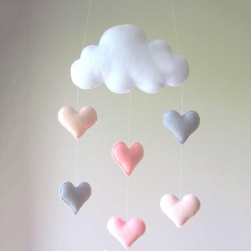 Móvil de Viento de Nube de Fieltro Hecho a Mano - Decoración Creativa para Guardería