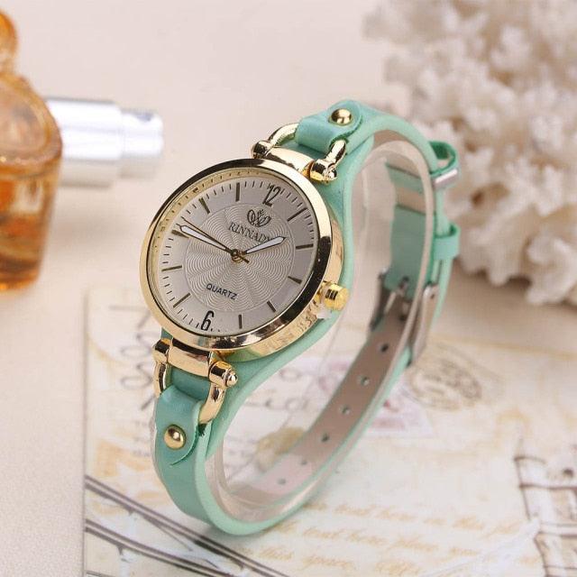 Montre décontractée élégante pour femmes avec bracelet en cuir