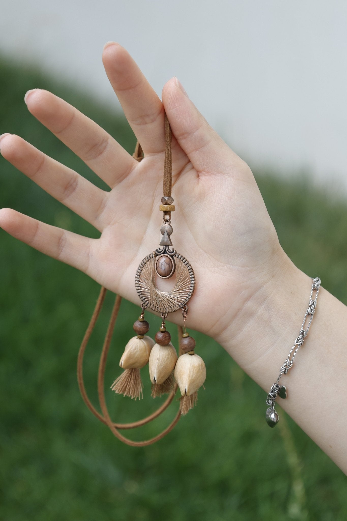 Le Rêveur en Bronze - Collier Pendentif Mandala Tissé en Spirale