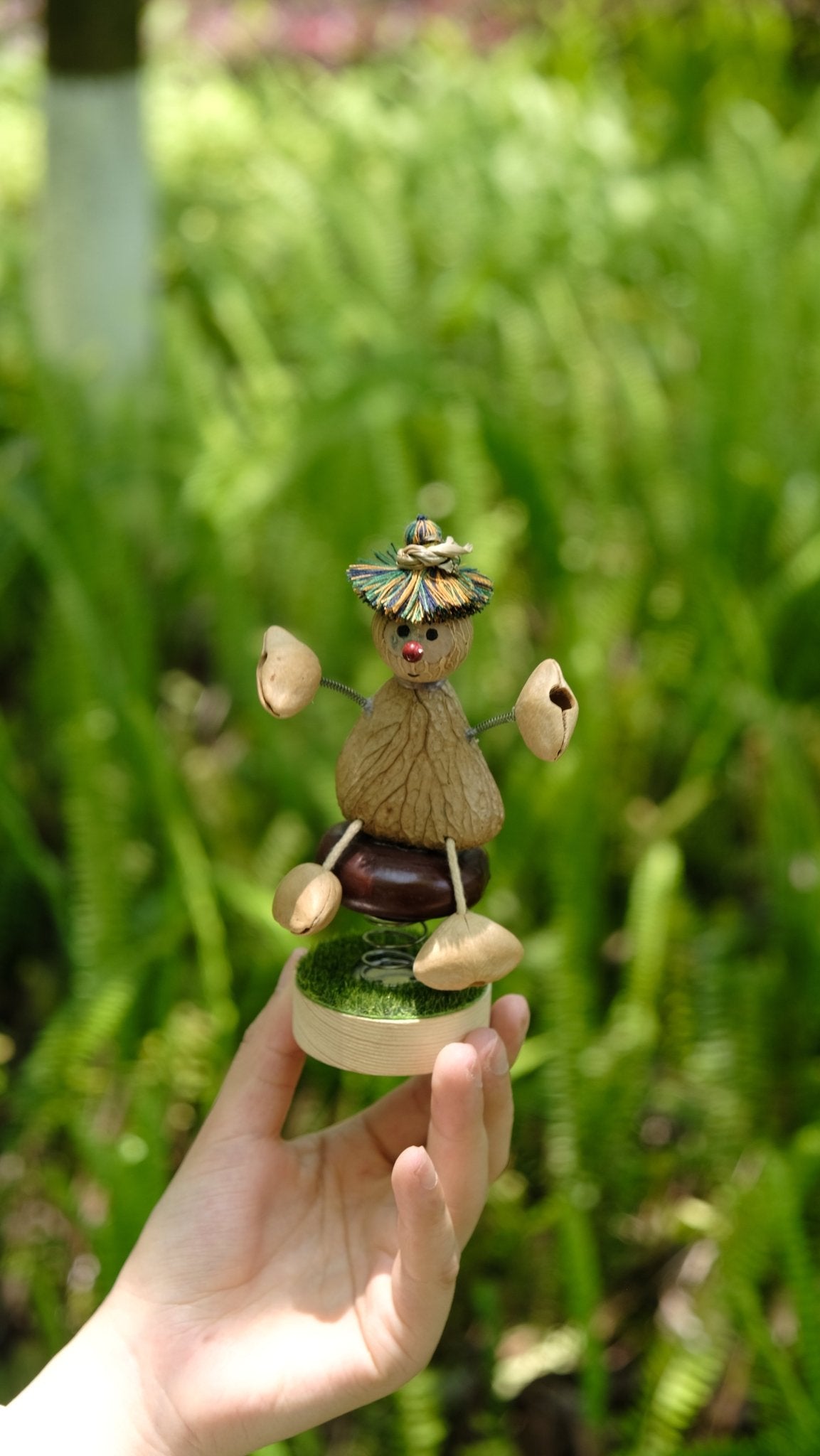 Le Petit Gardien de Noix | Ornement Bobblehead Écologique