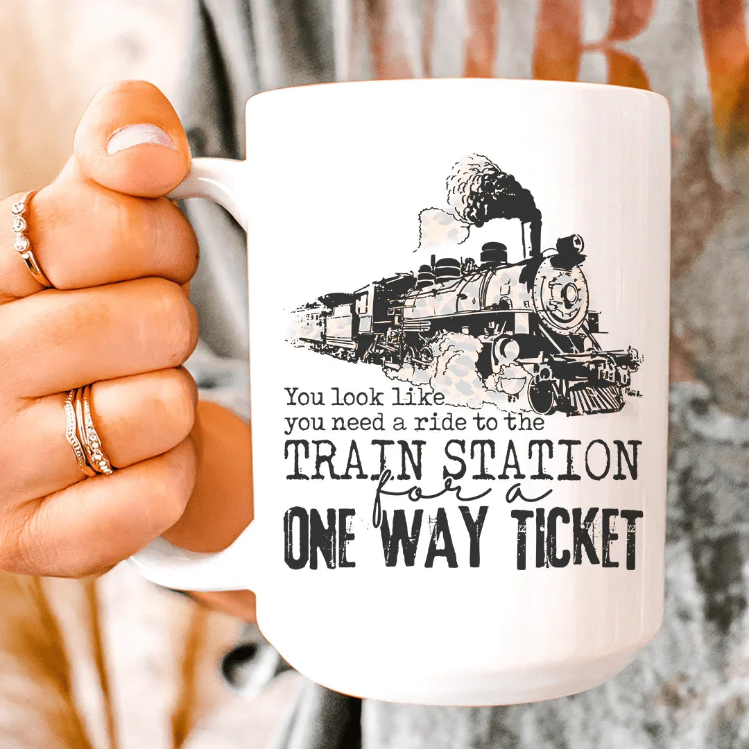 Taza de cerámica de 15 oz con texto "Parece que necesitas un viaje"