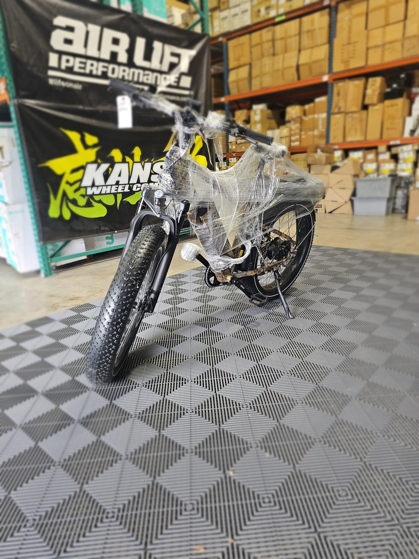 Ettrone Tempesta 1000 Camo Electric Bike - Demo Model