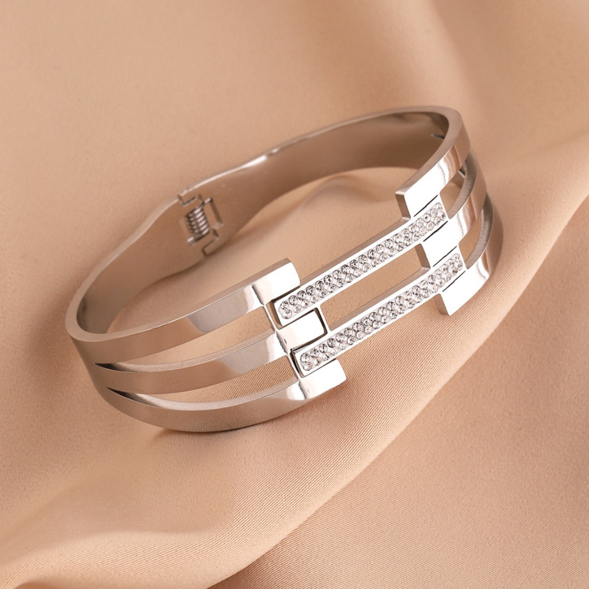 Hollow out Bracelet Stainless Steel Female Style Bracelet Geometric Circle Hollow out Handpiece - Korvel