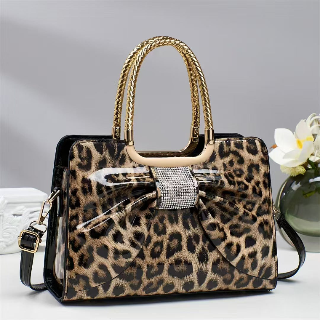Sac à main chic à imprimé léopard avec embellissements en pierres chaudes