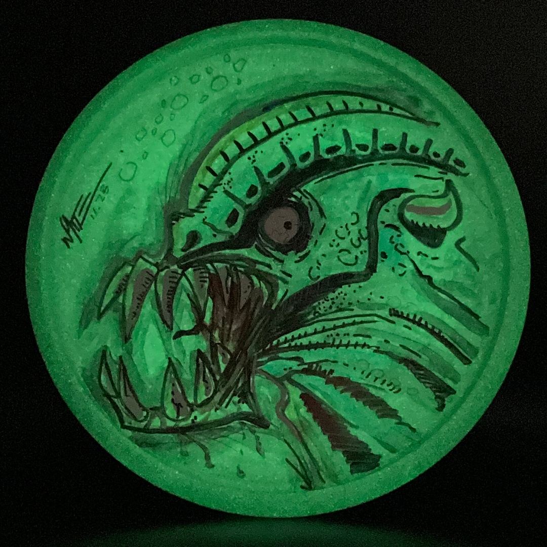 Disco Glow D-Line P2 'Zombie Gremlin' - Diseño Único Pintado a Mano