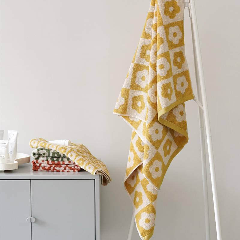 Plaid Series Towel Bath Towel Cherry Blossom Absorbent Facial Towel - Korvel