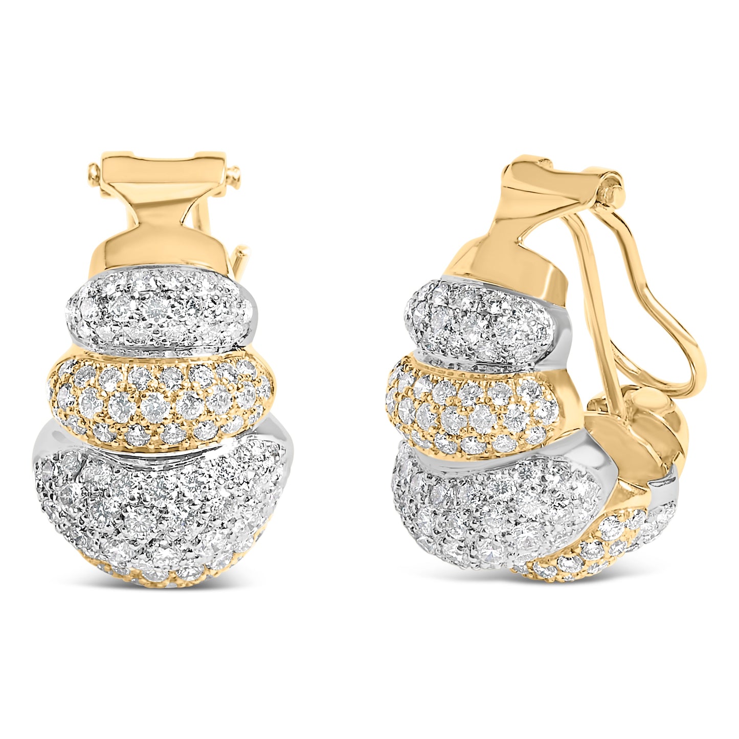 Pendientes de botón de diamante de tres niveles en oro bicolor de 18 quilates