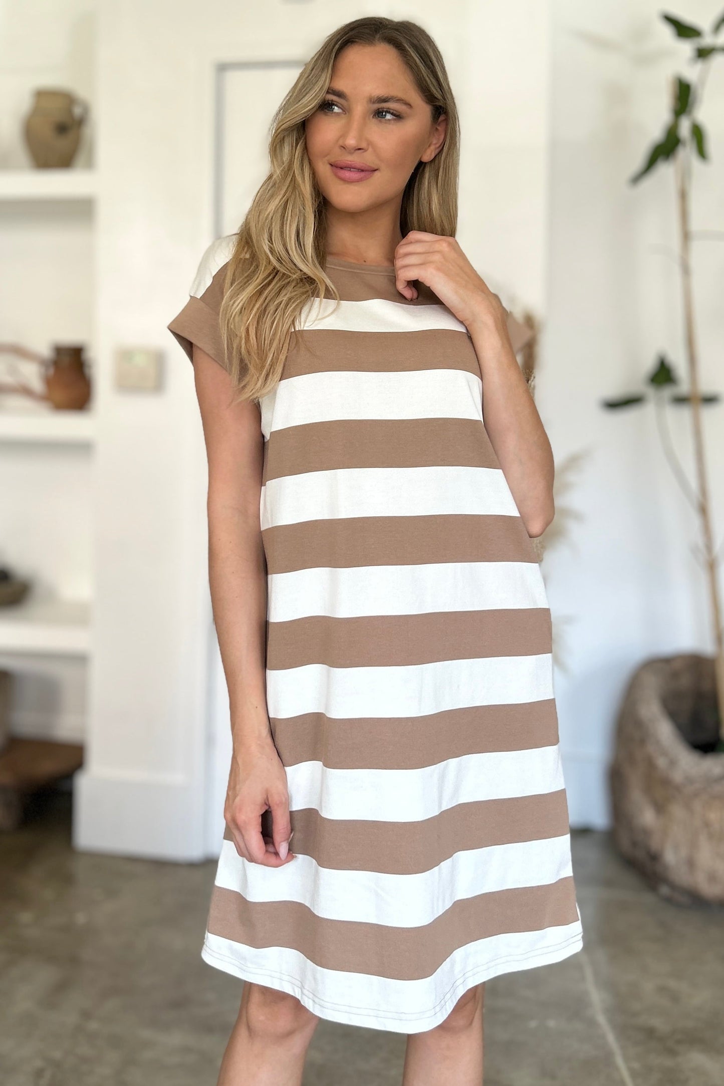Vestido Mini de Manga Corta a Rayas Chic para Mujeres