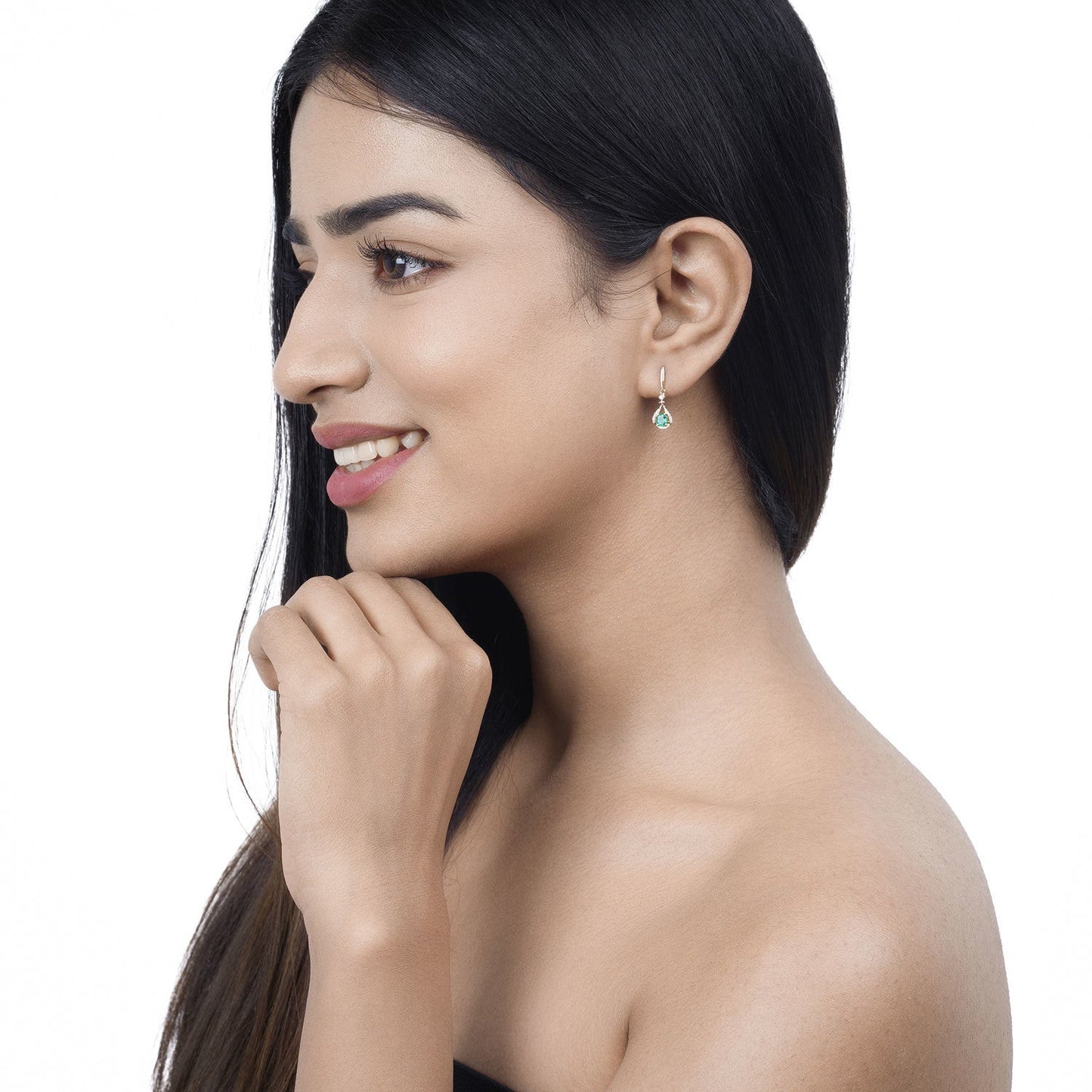 Pendientes de Esmeralda Zambiana y Diamante de 0.70 Quilates en Oro Amarillo de 14K