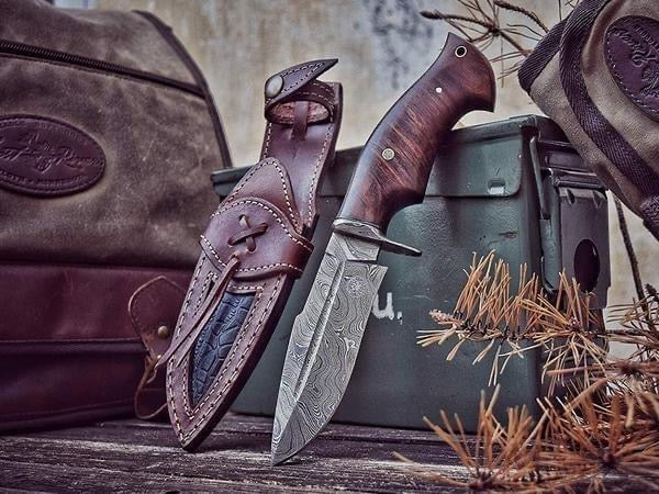 Premium Hunting Knife – 10" Handcrafted Damascus Steel Blade with Elegant Rosewood Handle & Leather Sheath - Korvel