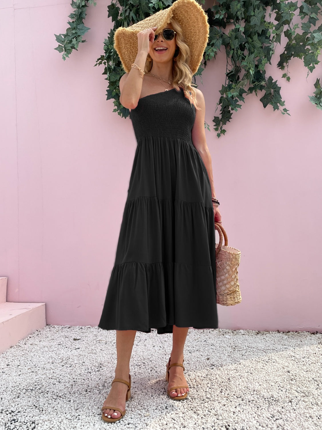Vestido sin mangas de un solo hombro con fruncido elegante