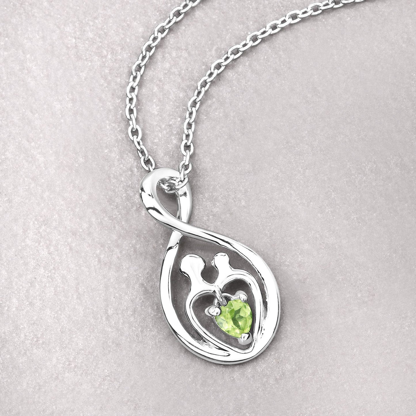 Pendentif en argent sterling .925 avec péridot véritable de 0,15 carat