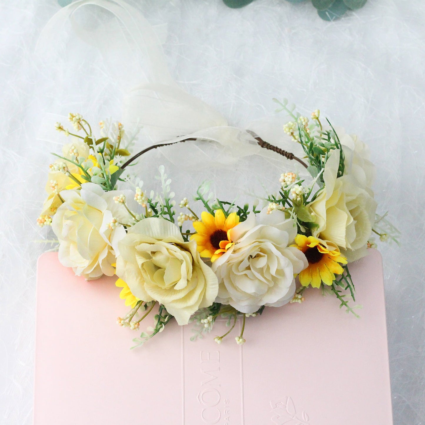 Diadema de Flores con Rosa Grande para Looks Elegantes