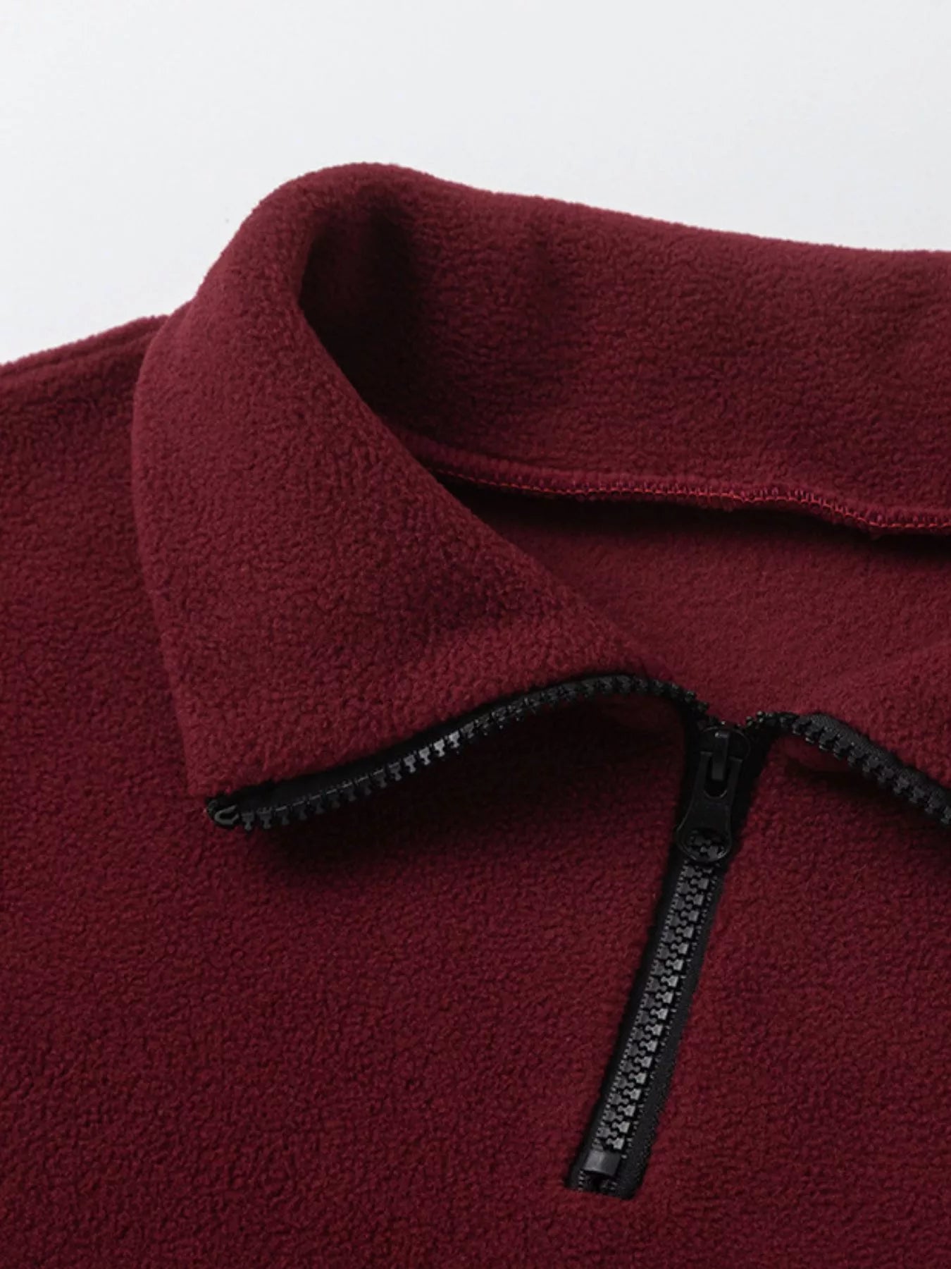 Conjunto de Sudadera y Pantalones de Cuello Cuartillo Premium