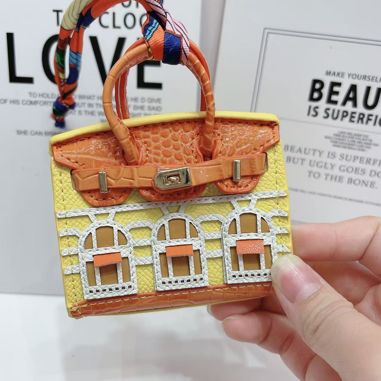 Small house bag mini window pendant headphone bag lipstick car key backpack backpack decoration - Korvel