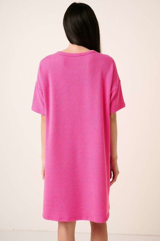 Robe T-shirt à manches courtes en tricot côtelé urbain pour femmes