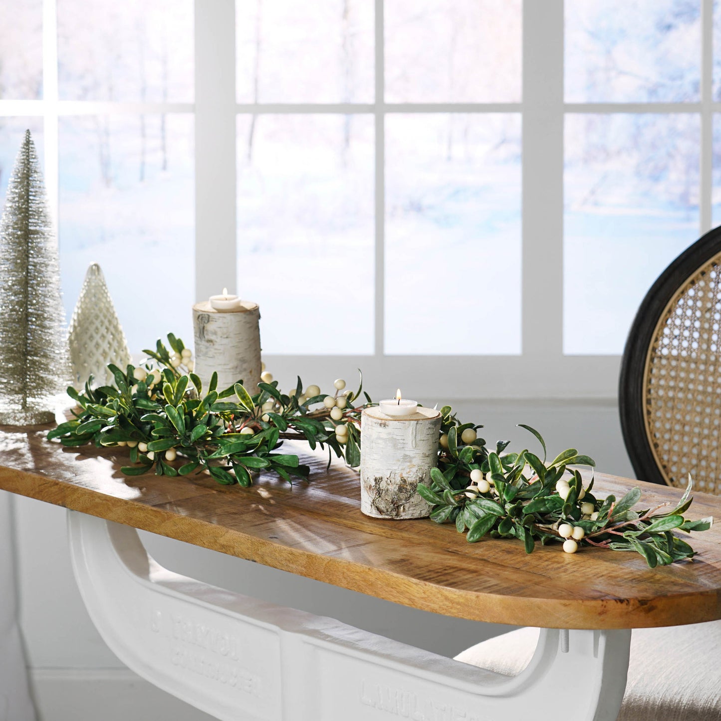 54" SNOWBERRY GREEN GARLAND - Korvel