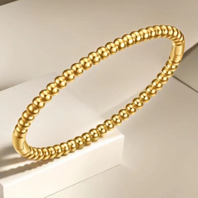 Bracelet en acier titane élégant pour femmes