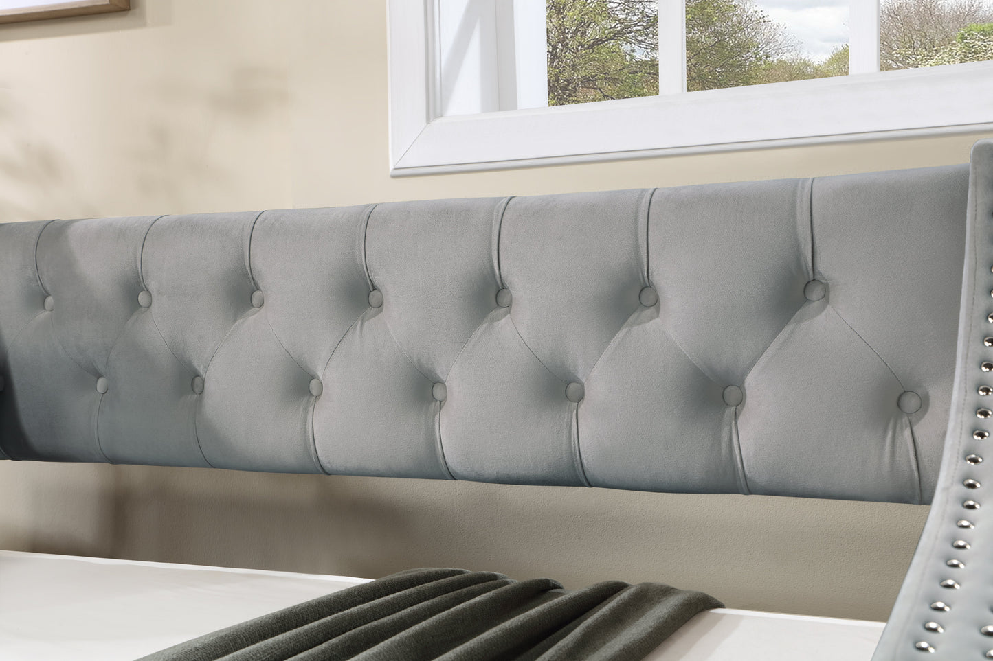 Twin Size Upholstered Daybed with Trundle Sturdy Wood Bedframe w/ Bedframe Tufted Button & Copper Nail on Arms Design - Korvel