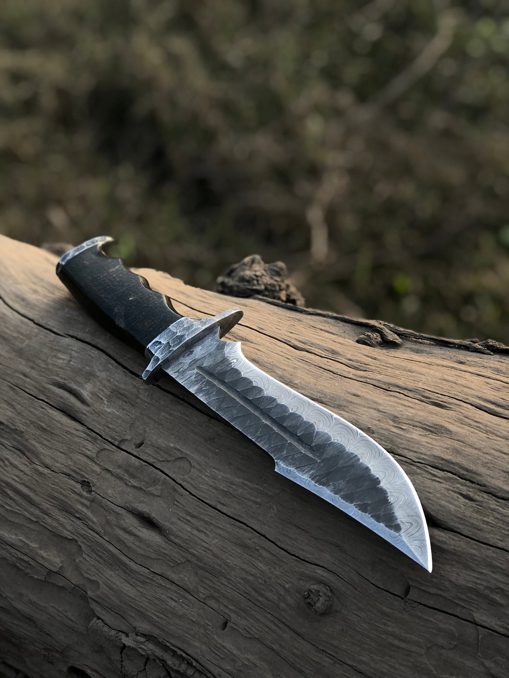 Premium 13" Handmade Bowie Knife – Damascus Steel Blade with Resin Horn Handle & Leather Sheath - Korvel