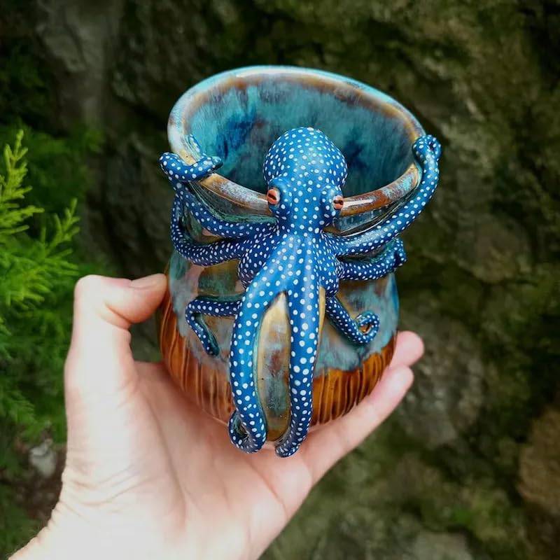 Taza de Pulpo Azul Profundo Hecha a Mano para Bebidas Calientes y Frías