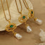 Collier géométrique en acier titane avec perles d'eau douce