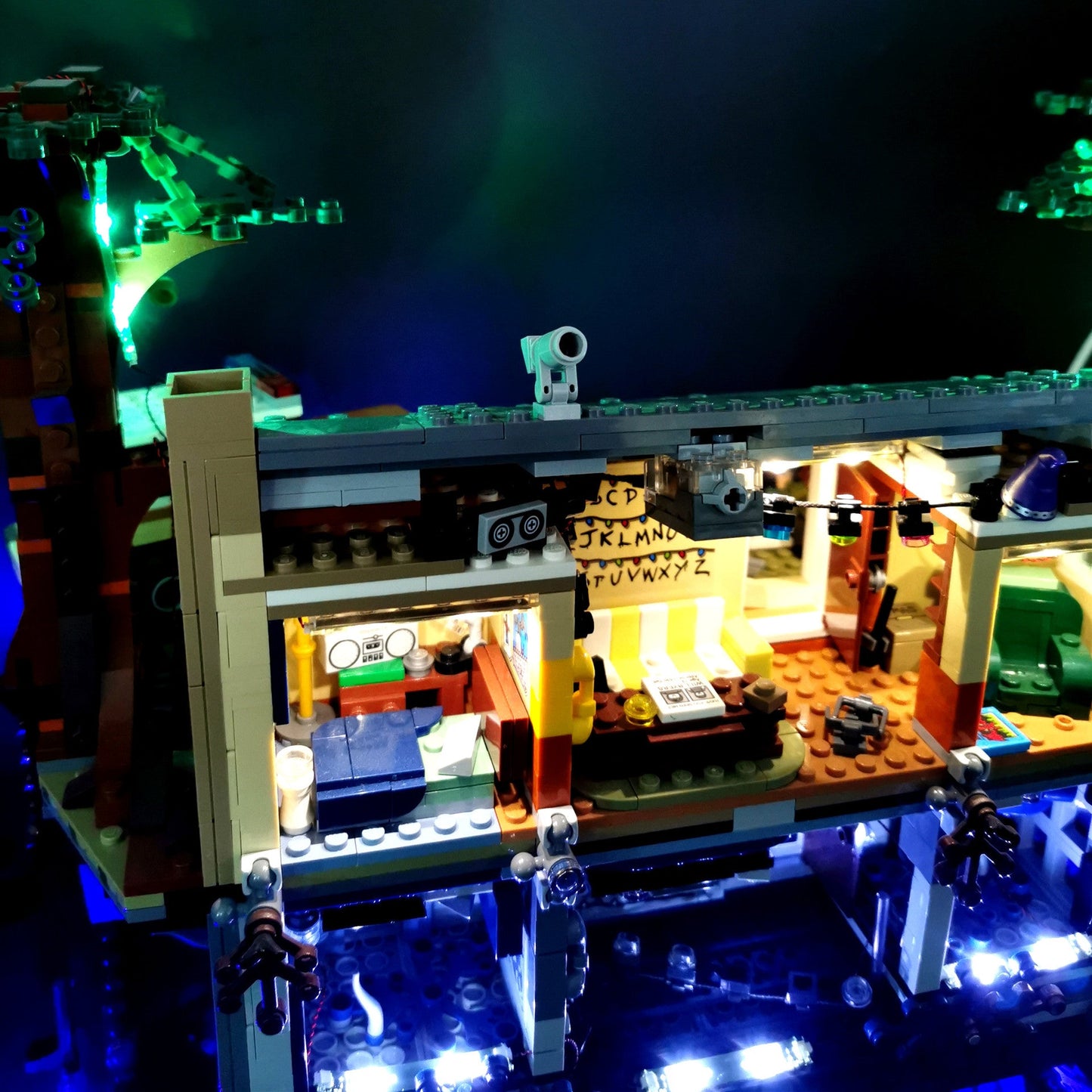 LP building block lighting is compatible with LEGO 75810 Stranger Things: Reversing the World LED lights and building block lighting - Korvel