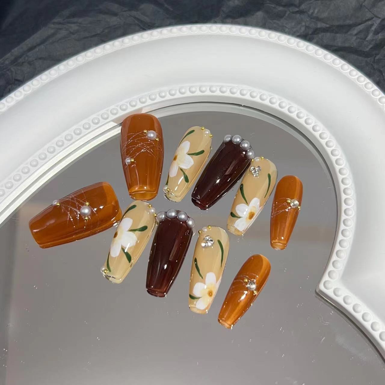 Hand-Painted Caramel Color False Nail Patch