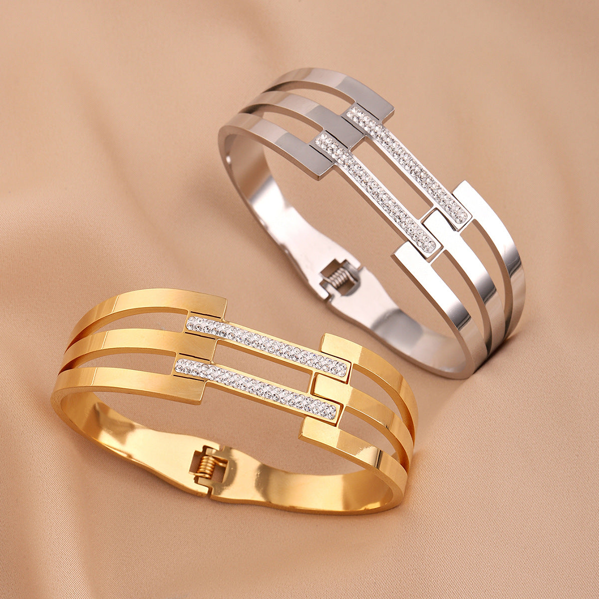 Hollow out Bracelet Stainless Steel Female Style Bracelet Geometric Circle Hollow out Handpiece - Korvel