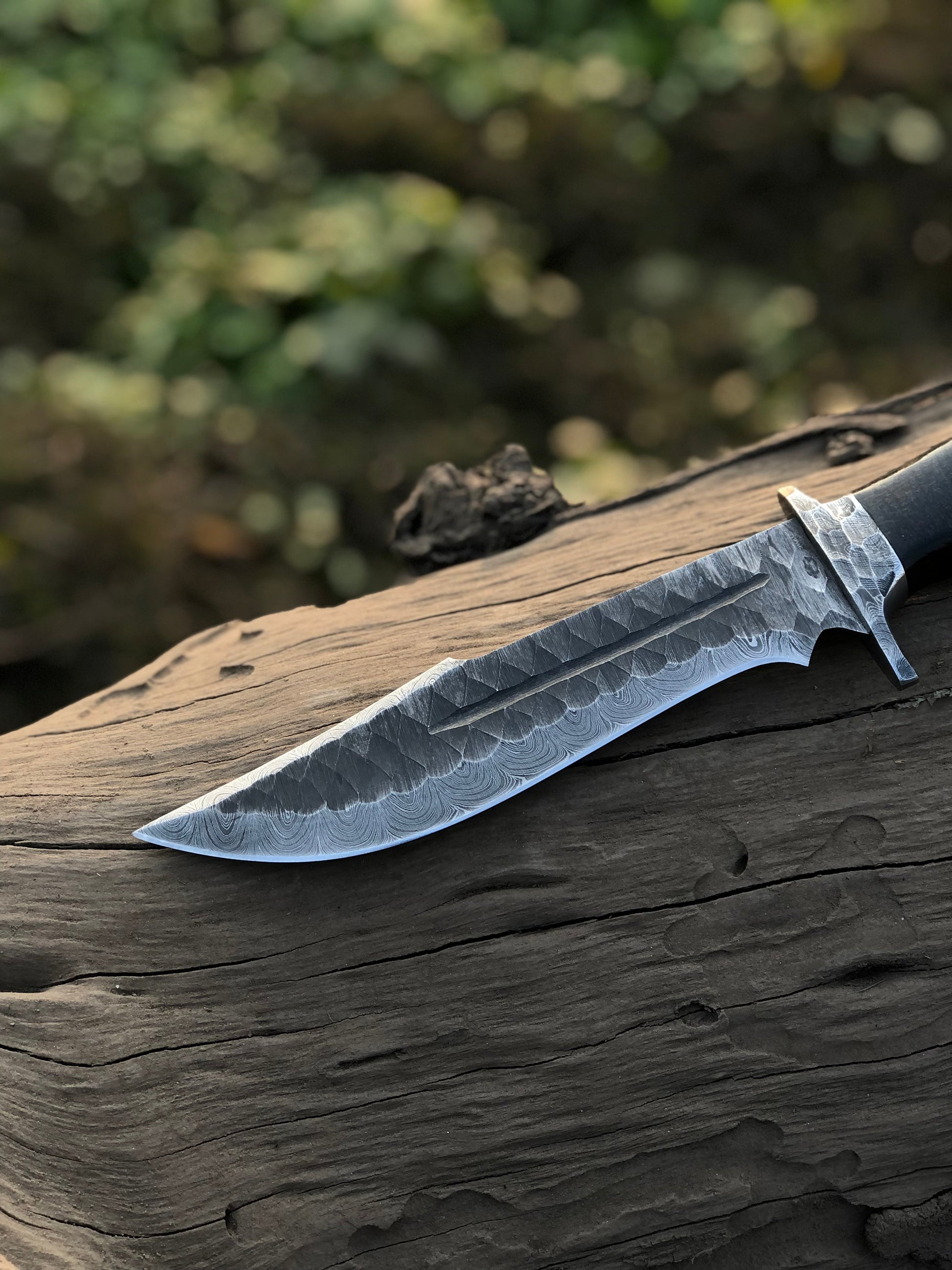 Premium 13" Handmade Bowie Knife – Damascus Steel Blade with Resin Horn Handle & Leather Sheath - Korvel