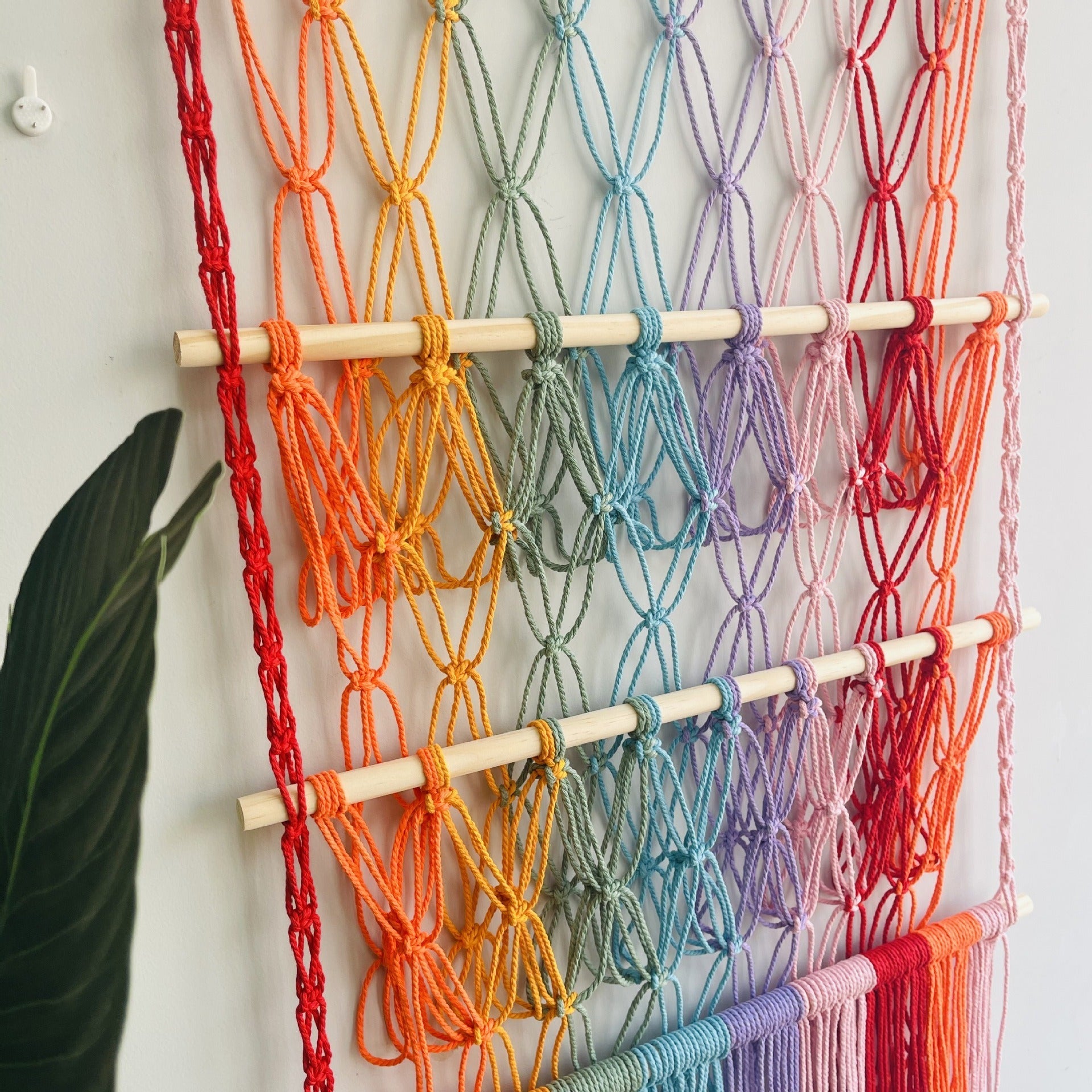 Simple decoration of shelves for children's rooms book ornaments wooden sticks 3-layer plush Bohemian toy storage net bag - Korvel