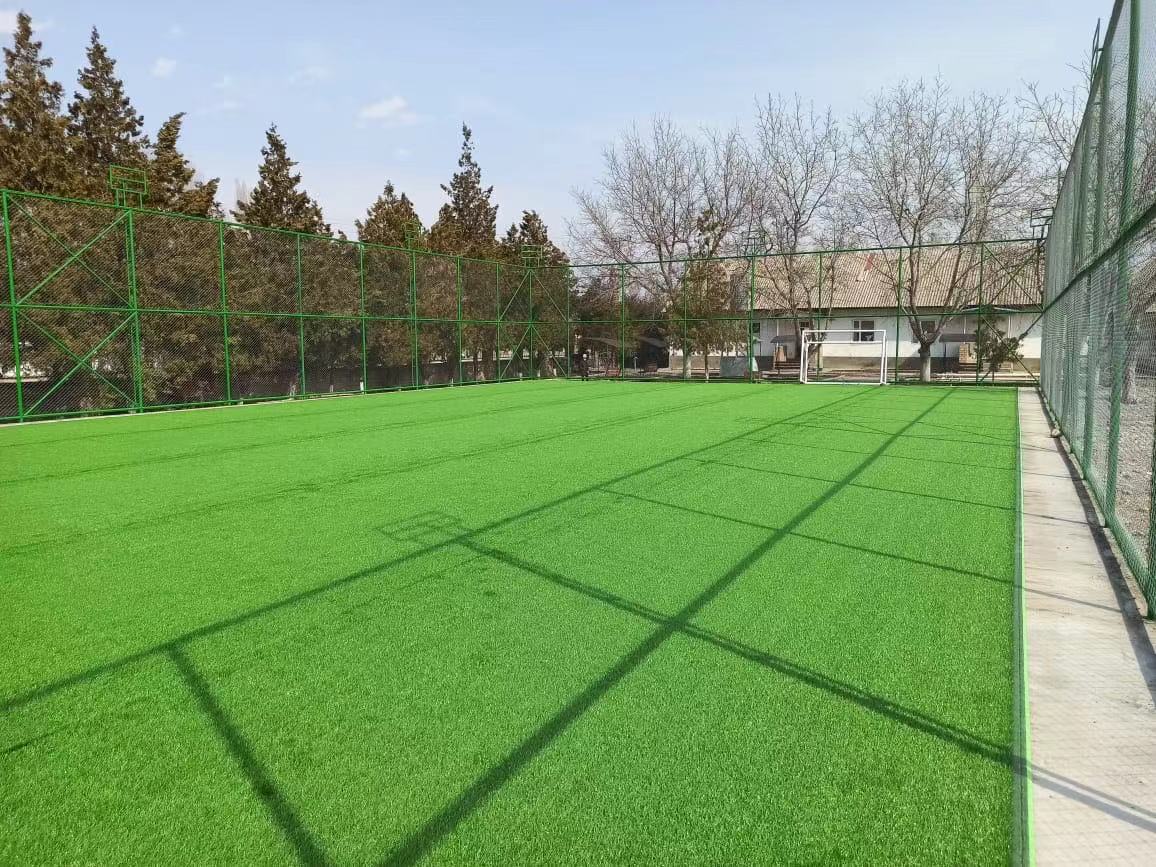 4FTX6FT outdoor artificial grass running blanket, thick and realistic fake grass roll with a pile height of 1.38 inches - Korvel