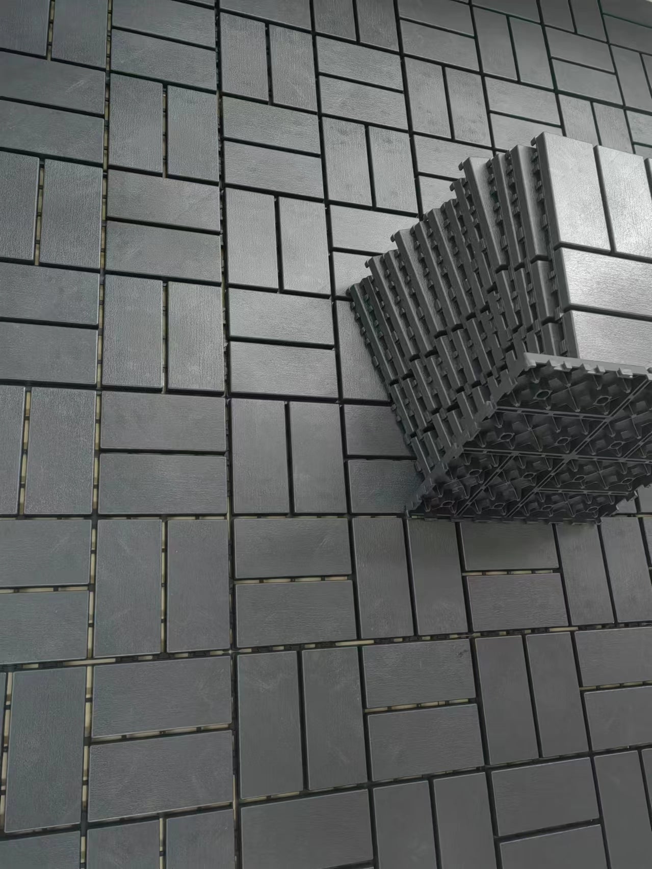 Plastic interlocking deck tiles, 36 pieces, 12 inch x 12 inch waterproof terrace tiles, with strong drainage design in grey - Korvel