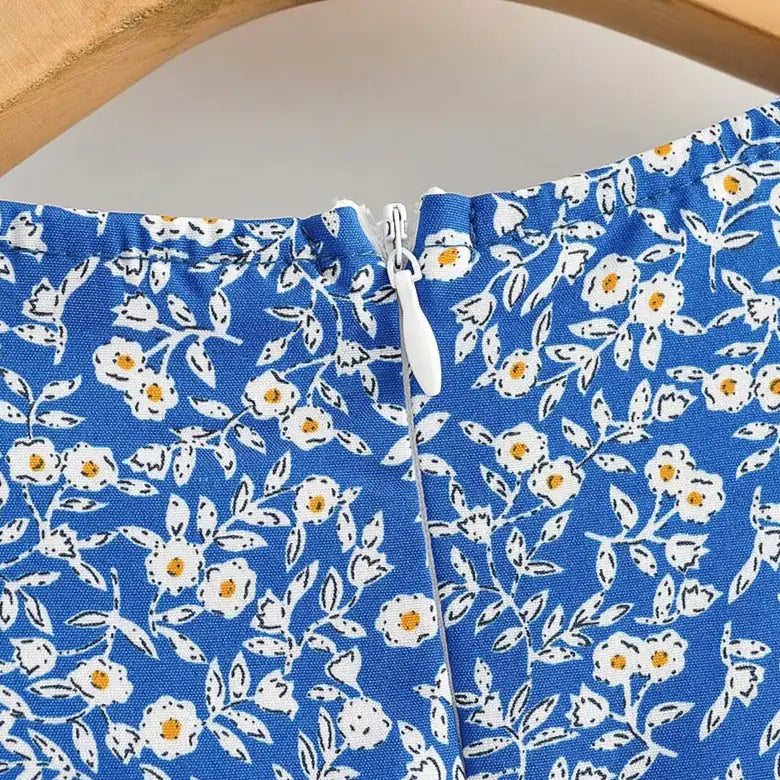 Vestido Corto Floral Chic para un Estilo Sin Esfuerzo
