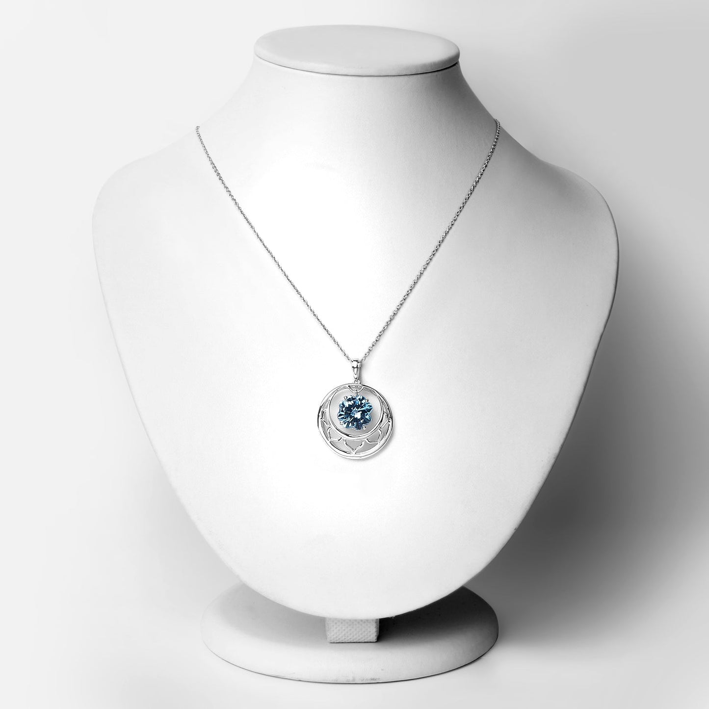 Colgante de Topacio Azul Suizo de 8.75 Quilates en Plata Esterlina