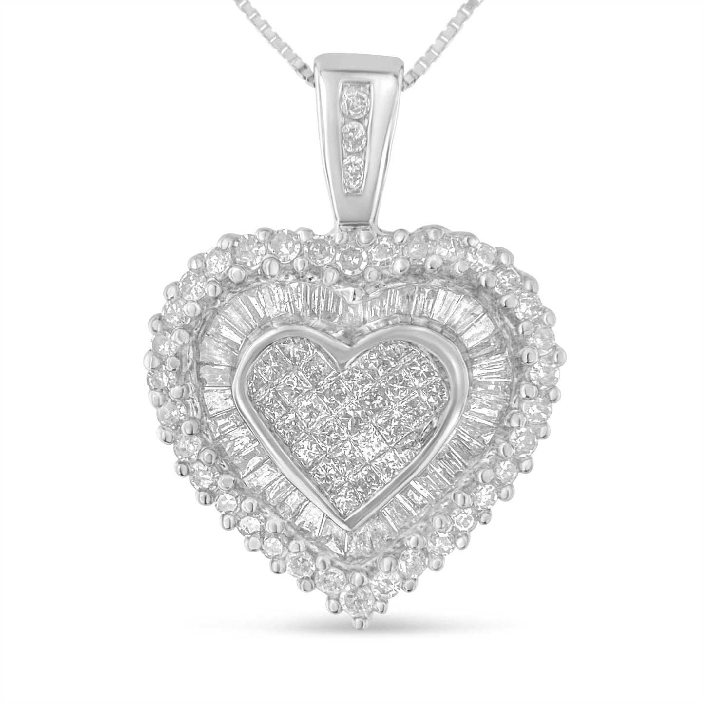 Collar con colgante de corazón de diamantes de corte múltiple en oro blanco de 10 quilates