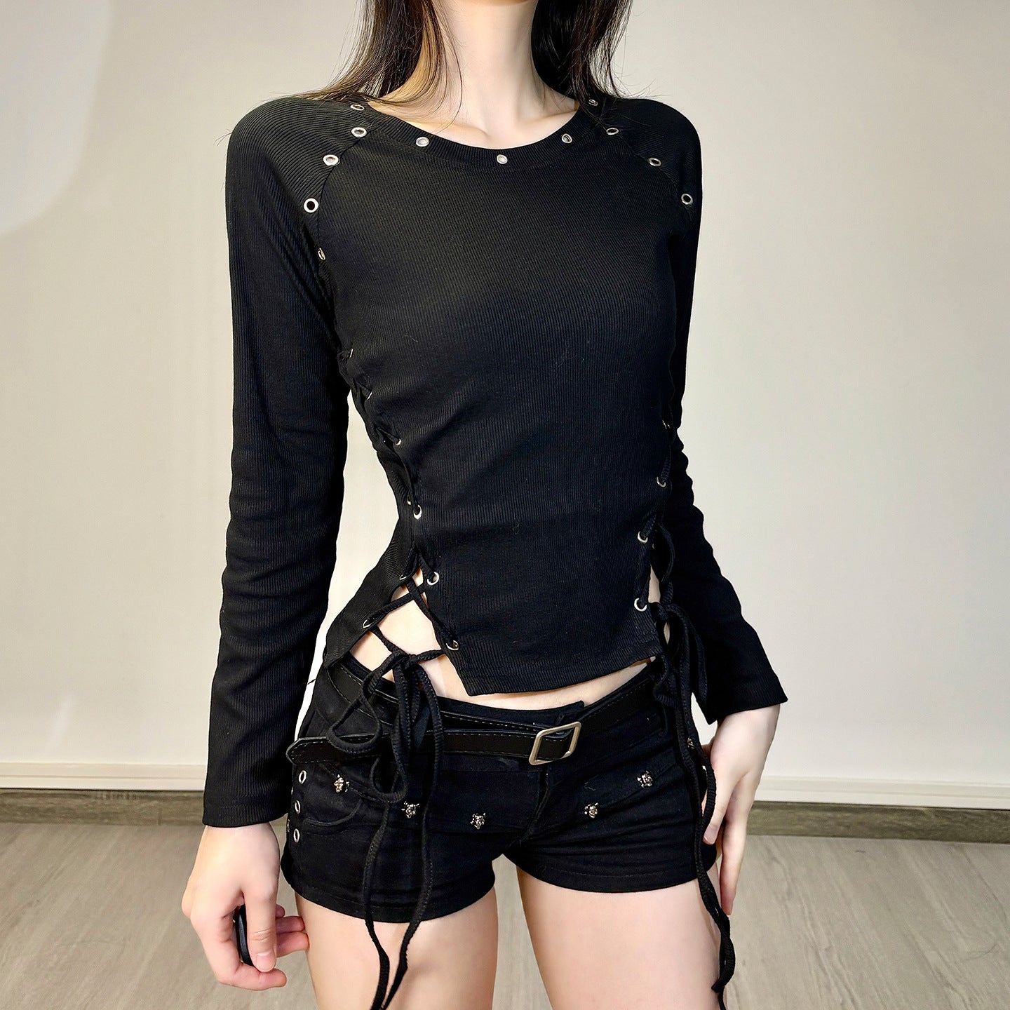 Camiseta de manga larga de estilo oscuro post-apocalíptico con cuello redondo