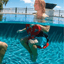 Siège flottant en forme de queue de baleine Superman de WOW Sports DC Comics