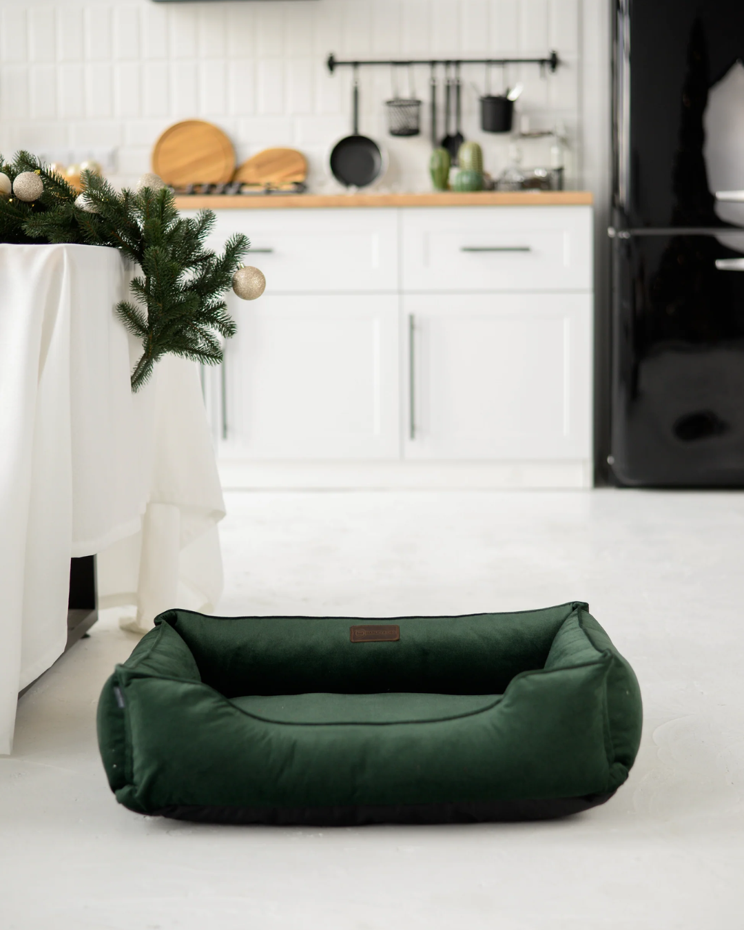 Lit pour chien en velours luxueux avec nid d'oiseau en vert émeraude