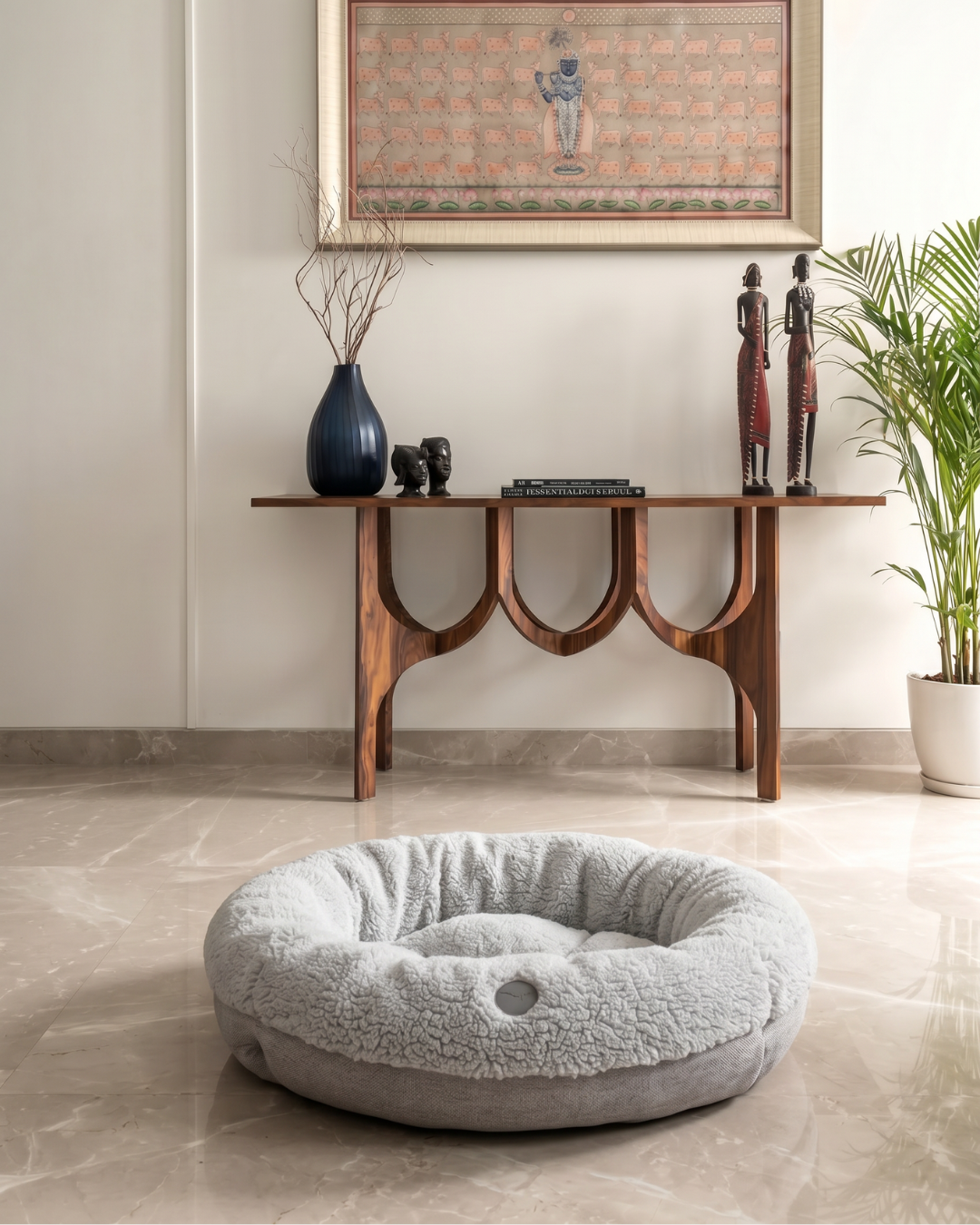 Cama para perros en forma de dona gris de felpa para una comodidad máxima