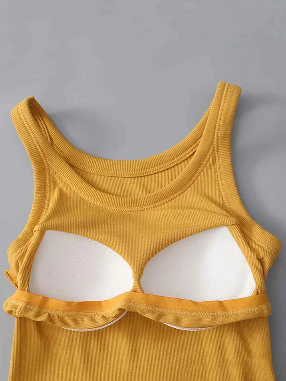 Camiseta Premium de Cuello Redondo con Soporte de Sujetador Integrado