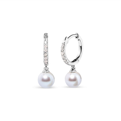 Pendientes de gota de perlas de agua dulce cultivadas y acentos de diamante en oro blanco de 10 quil