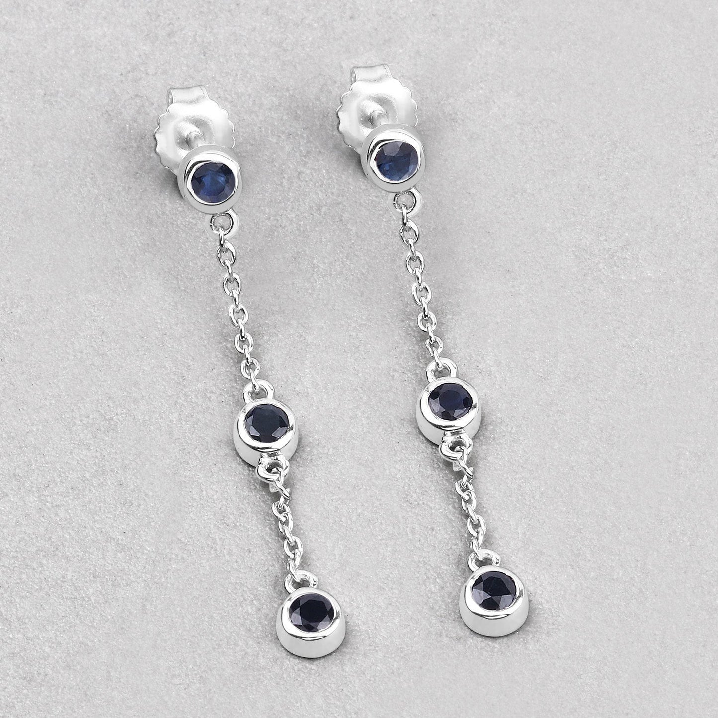 Pendientes de plata esterlina con zafiro azul genuino de 0.66 quilates