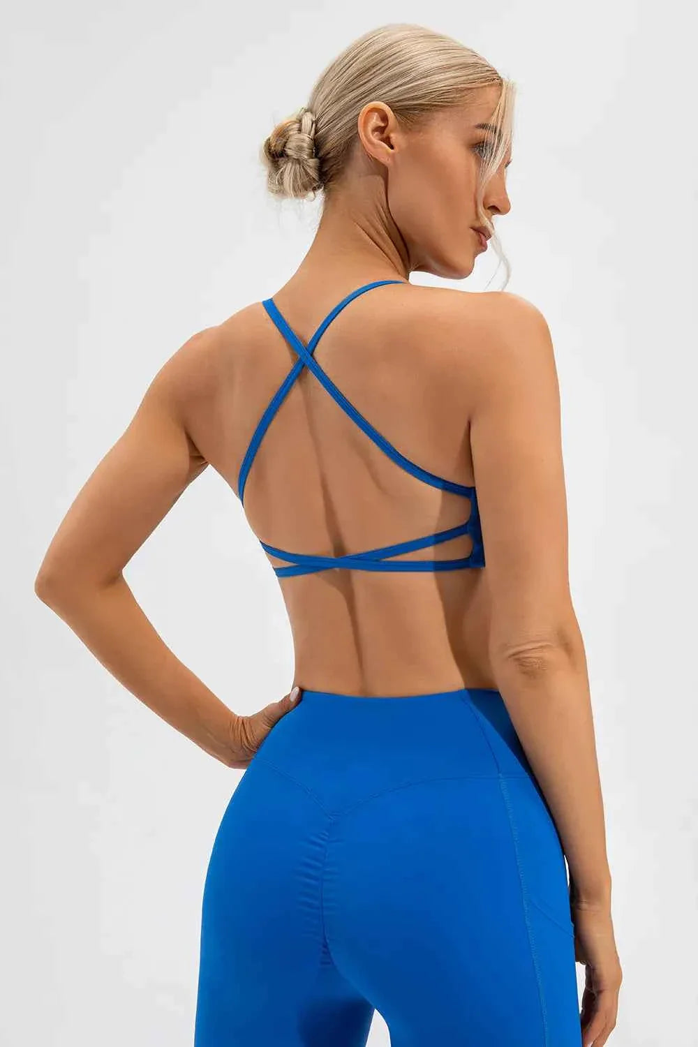 Camiseta Activa con Tirantes en Cruz